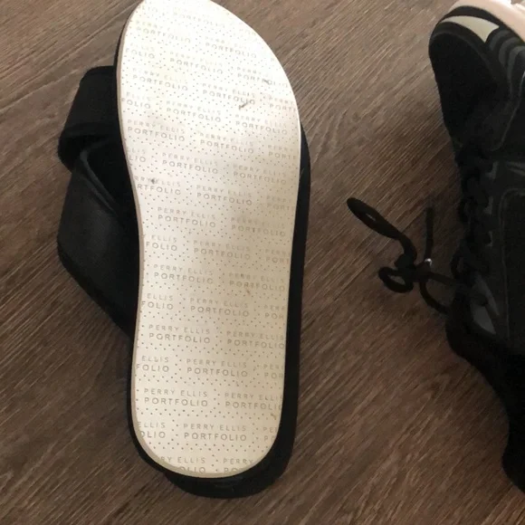 Almost new - Picture 2 of 2